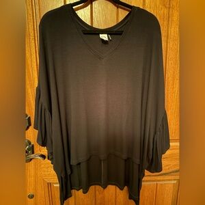 Anthropologie Akemi & Kin Capa Flutteredv-Neck Tunic